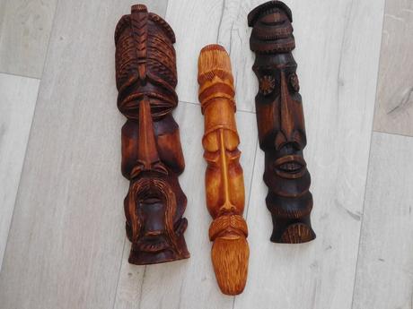 Drevo rezba tváre -závesná dekorácia 60 cm dlžka, 