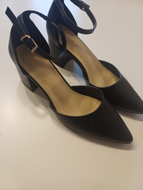 Spoločenské lodičky, 39