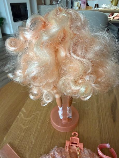 Bábika rainbow high peach, 