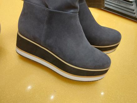 Tmavomodré vysoké čižmy na platforme, baťa,38