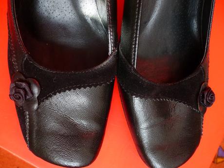 Lodičky s ružičkou, 37