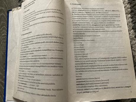 Moderný anglicko-slovenský slovník s ilustráciami,