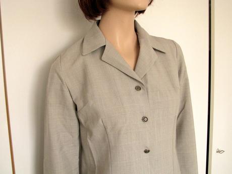 Sivý kockovaný kostým, m