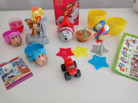 Maxi balik hračiek z vajíčok,