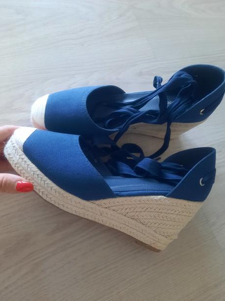 Sandále so šnurovaním, 40