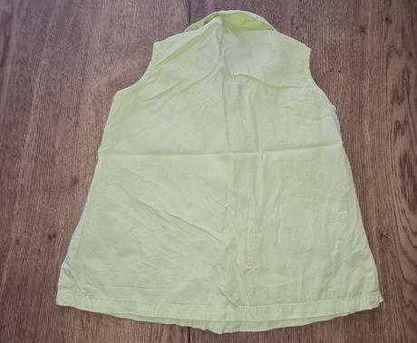 Bledučko zelená blúzka / top, 122