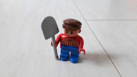 Lego duplo pracovnik s lopatou, 
