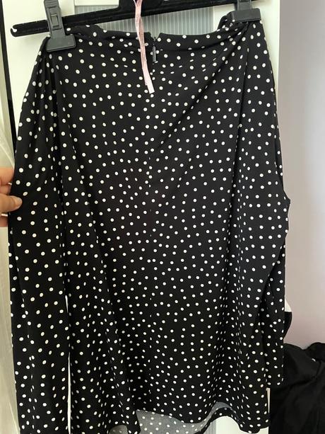 Karl lagerfeld čierna bodkovaná blúzka, l