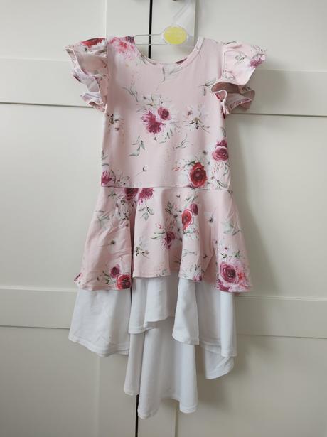 Šaty zn.hole 98/104, 98