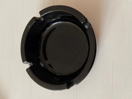 Popolník west čierny, 