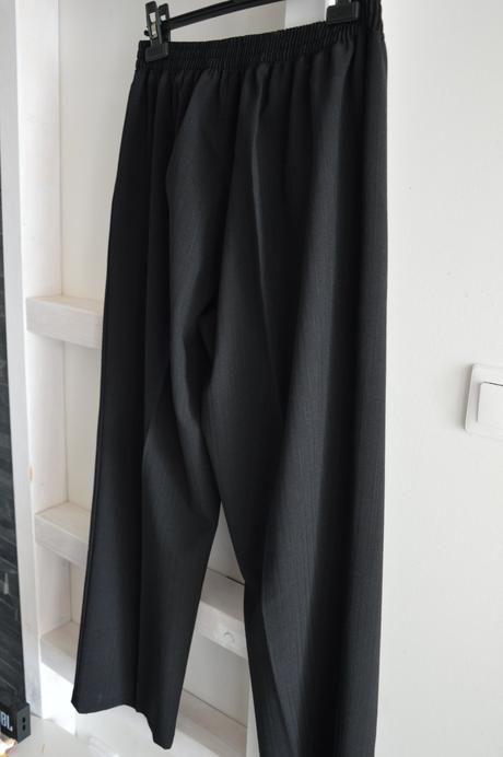 Čierne nohavice, 48