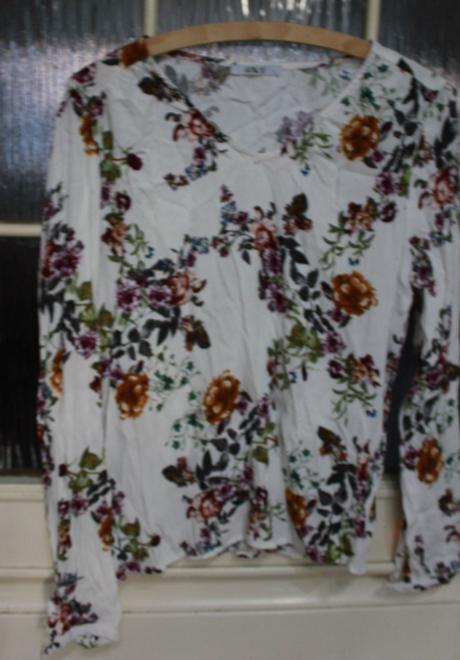 Kvetovana bluzka, l