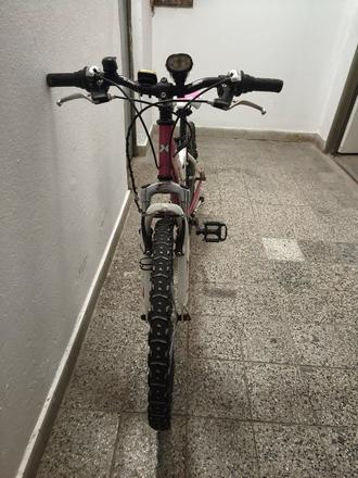 Dievčenský bicykel, 24