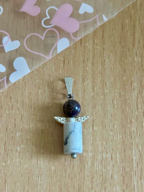 Prívesok anjelika z drahých kameňov 2 cm, 