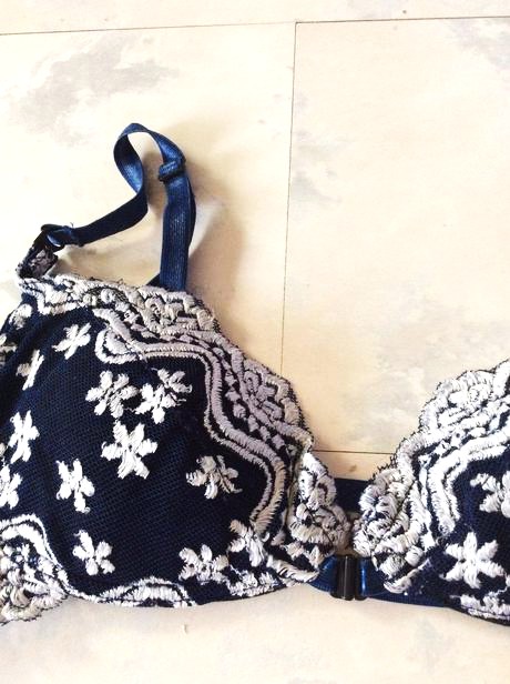 Podprsenka-vpredu zapínanie 70a/b, 70a