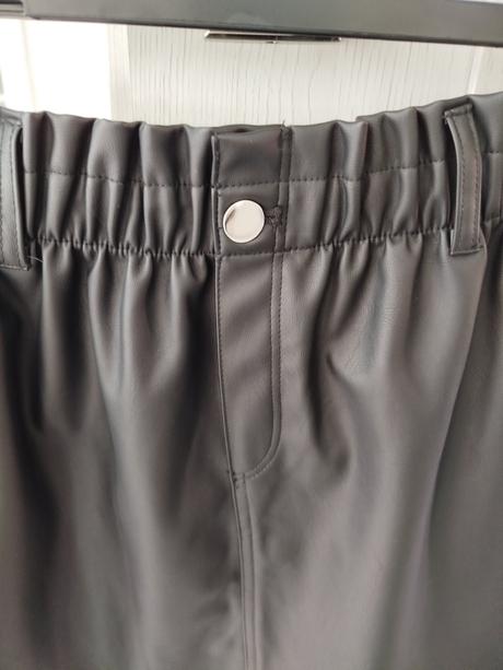 Koženkové sukňa, 164