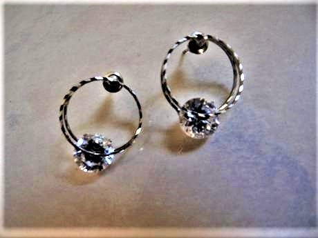 Luxusné náušnice s očkami - šrubovačky,