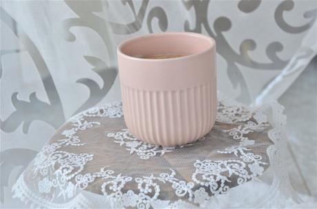 Sviečka v keramickej nádobe, 