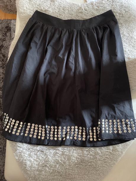 Štýlová vybijana sukna zn motivi, m