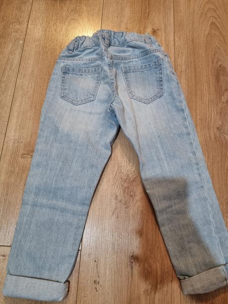 Rifle s vysivkou, 110