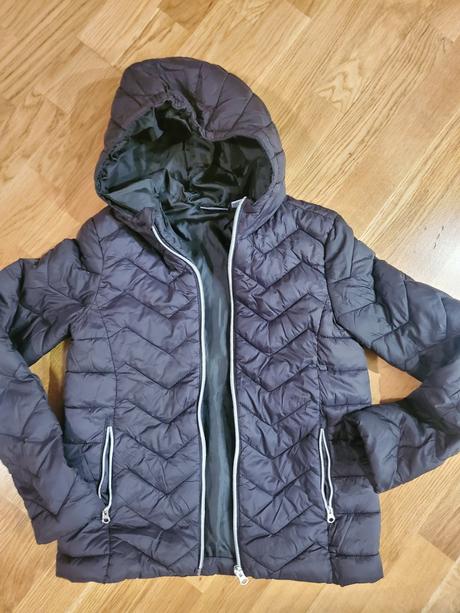 Prechodná bundička, 146