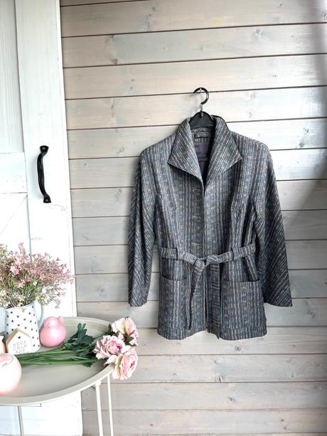 Šitý na mieru kabatik, s