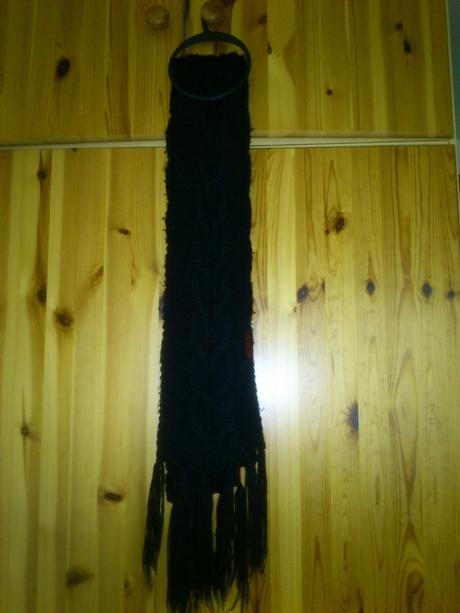 Cierny pleteny sal, m