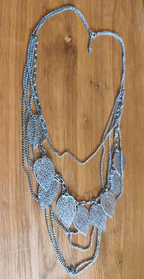 Náhrdelník s lístkami, 