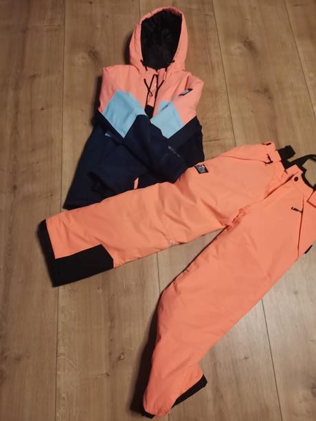 Top lyziarska suprava, c&a,152