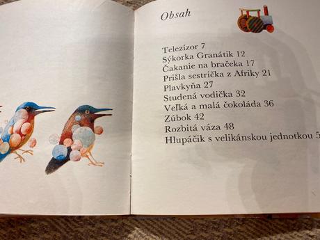 Retro stará kniha hlupáčik s velikánskou jednotkou, 