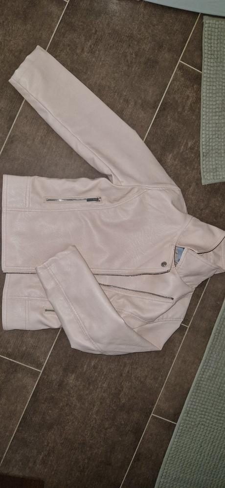 Koženkova bunda, reserved,146