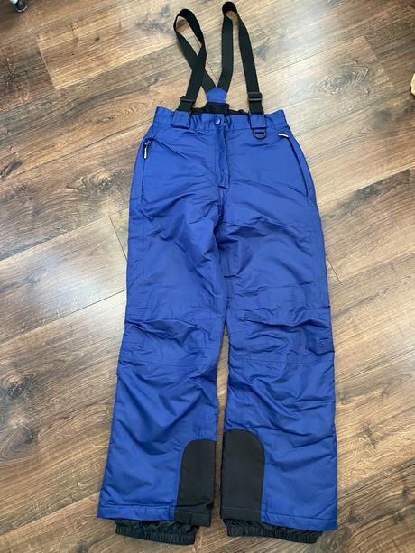 Bunda spolu s oteplovačkami a nohavicami grátis, 152