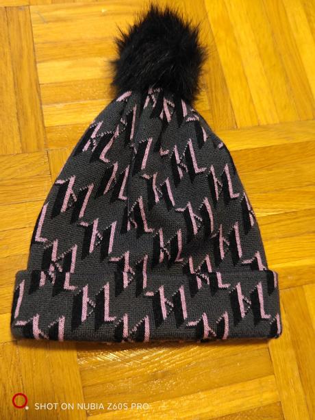 Karl lagerfeld originál luxusná dámská čiapka, 