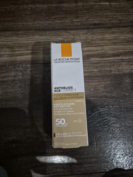 La roche opalovaci krem na tvar age corret light, 