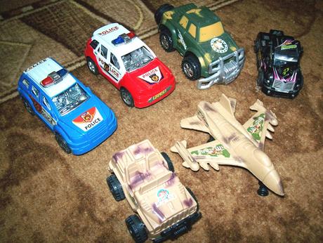 Plastové autíčka ,