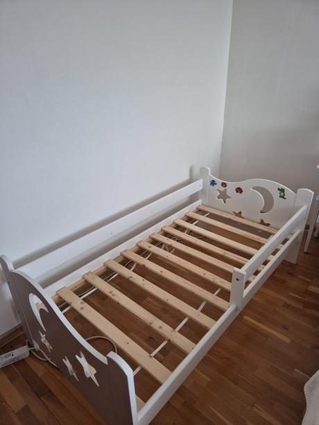 Drevená detská posteľ, šírka (cm): 80,dĺžka (cm): 160