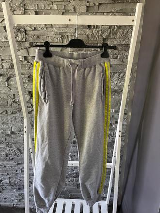 Adidas v.s, adidas,s