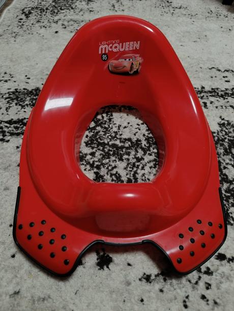 Pisoár, redukcia a schodík, 