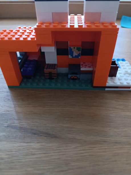 Lego minecraft 21178 lisci domcek, 