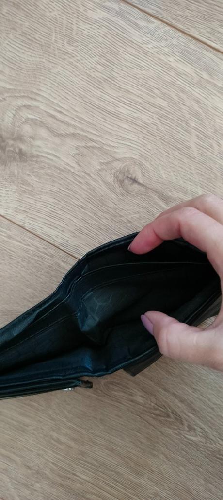 Kožená peňaženka, 