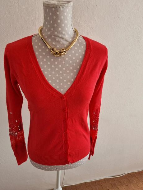 Koralový svetrík s čipkou a kamienkami 38, 38