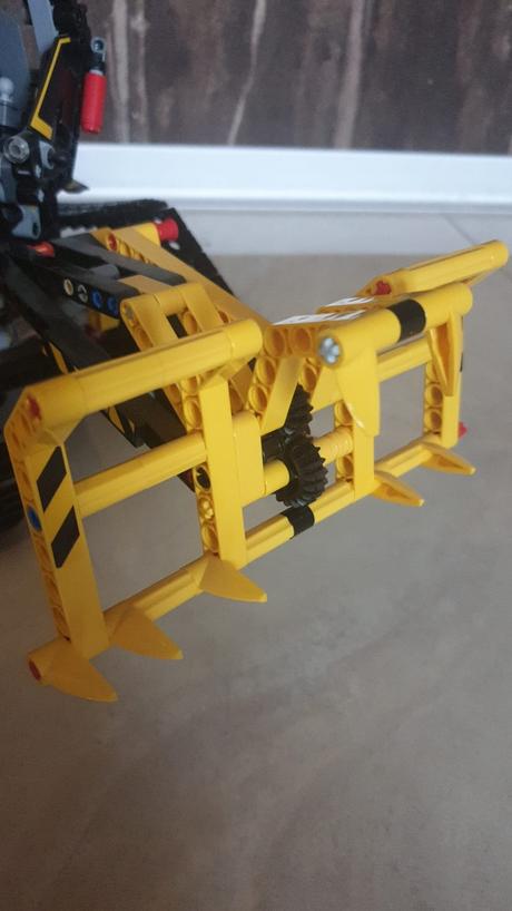 Lego technic 42094 - pásový nakladač  top stav, 