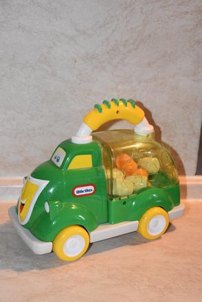 Autíčko so smetím,