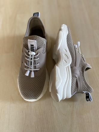 Tenisky, steve madden,38