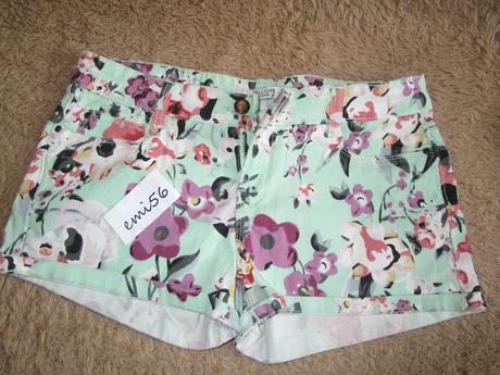 2613. šortky, m