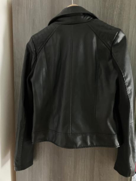 Koženková bunda, 34