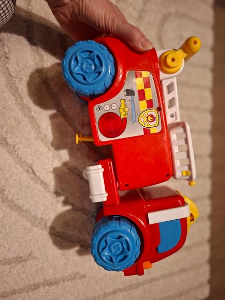 Väčšie hasičské auto,