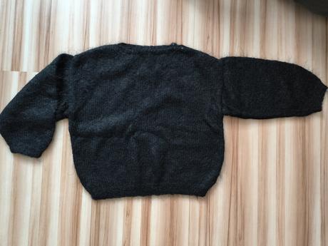 Čierny huňatý sveter, s