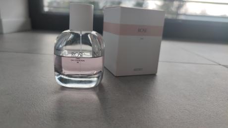 Parfém zara rose,