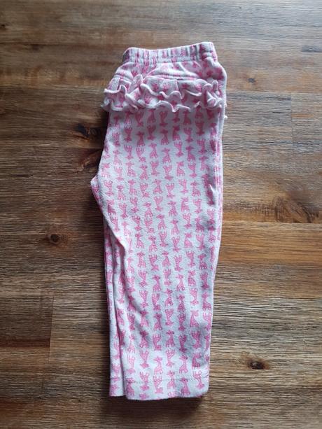 Leginky s volanom na zadocku, 74